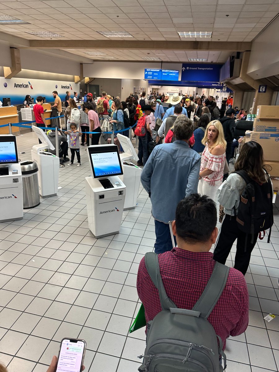 poshprogrammer's tweet image. I arrived at @DFWAirport 2 hours early for my flight yesterday, given I was traveling with a pet and had to check in at the kiosk with an employee. 

They only had 2 @AmericanAir agents helping this massive line of people. I stood in it and missed my flight entirely. So sad 😞