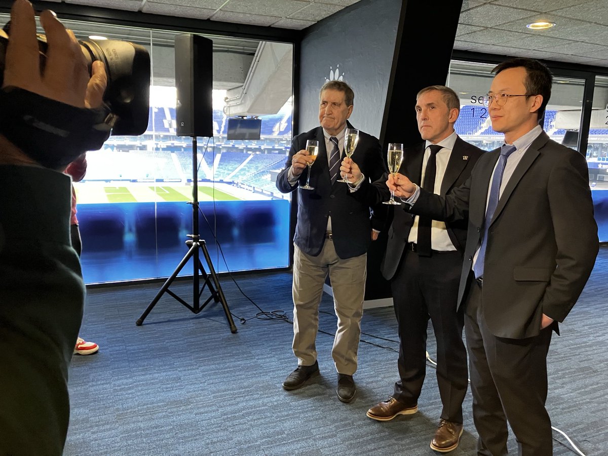 📻 #RadioDays

🎄 Brindis de Navidad 2023 del ⁦<a href="/RCDEspanyol/">RCD Espanyol de Barcelona</a>⁩ (Rafa Marañón, Fran Garagarza y Mao Ye).