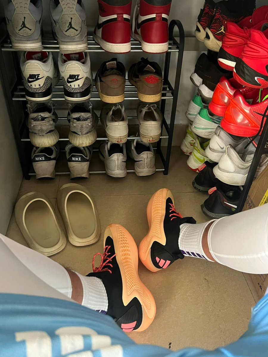akong0771's tweet photo. 最近打飞机的频率特别高 每天打完球都硬得要死  #体育生 #球鞋 #原味 #白袜 #男高中生 #男大学生 #体育生1s #1s #鸡巴 https://t.co/hNfFxBBRa6