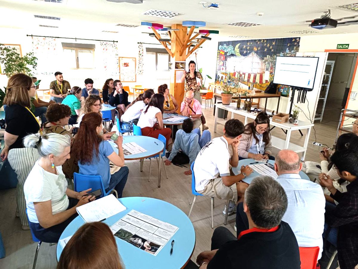 EvaFdezCabani's tweet image. Comenzamos #ICES con los talleres de
🍁Biomímesis, imitando la naturaleza
👕 Costura y reparación textil
🪒 Tus pequeñas reparaciones caseras

Innovaciones inspiradas en la naturaleza, sencillos montajes eléctricos caseros, alargar la vida de nuestras prendas ..
#IF_CMadrid