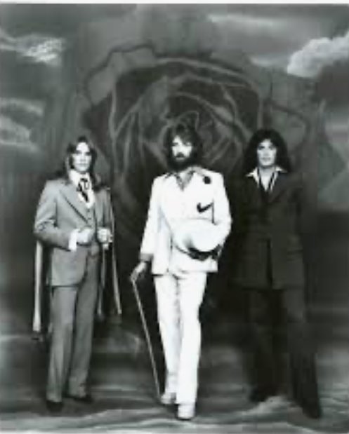 Born Today (June 1)

1946 - Daniel Hamilton
He was a member of The T-Bones with his brother Judd Hamilton, and later was the lead singer of the soft-rock group Hamilton, Joe Frank &amp; Reynolds that had the 1975 US No. 1 single 'Fallin' in Love'. He died on 23 December 1994.