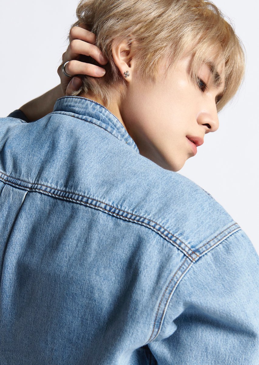 WayV_official's tweet image. WayV The 5th Mini Album 'Give Me That' MV Teaser Image #XIAOJUN
【Give Me That - The 5th Mini Album】
➫ 2024.06.03 (CST/KST)
#WayV #威神V
#GiveMeThat
#WayV_GiveMeThat
💿Pre-order
wayv.lnk.to/give_me_that