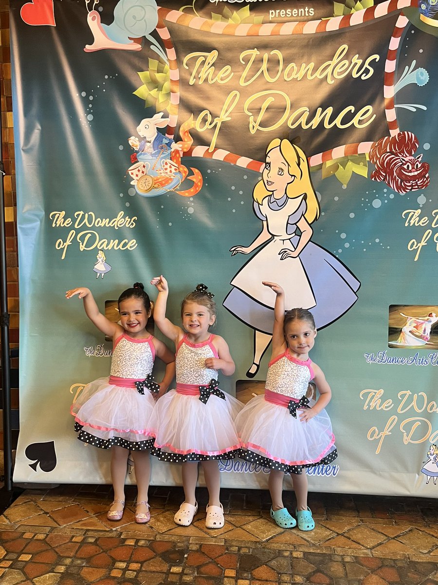 danceartscenter's tweet photo. ✨That first dress rehearsal feeling!!✨
Reminder that ALL classes are at the theatre today!!
Please make sure you have all of your costume pieces!
Make sure to tune into our live for our Beyond Dance performance!
•
•
#fallingintodac #MoreThanJustGreatDancing #DACParents https://t.co/SFRKTyEa8W