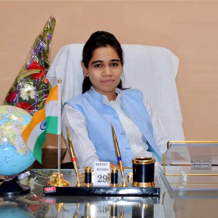 bajrang Choudhary 47 (@bajrangkukal47) on Twitter photo जय नारायण व्यास केंद्रीय विश्वविद्यालय जोधपुर की प्रथम महिला #छात्रसंघ_अध्यक्ष .. #Kanta_Gwala को जन्मदिवस की शुभकामनाएं।
<a href="/NSUIRajasthan/">NSUI Rajasthan</a> <a href="/nsui/">NSUI</a> <a href="/varunchoudhary2/">Varun Choudhary</a> <a href="/Dc_Nsui/">Dilip Choudhary 🇮🇳</a> <a href="/NSUICG/">NSUI Chhattisgarh</a> <a href="/nsuiharyana_/">NSUI HARYANA</a> <a href="/NFUofficial1/">नेशनल फ्रीडम यूनियन ऑफिशल</a> <a href="/ChetanGwala/">Chetan Gwala</a> जय नारायण व्यास केंद्रीय विश्वविद्यालय जोधपुर की प्रथम महिला #छात्रसंघ_अध्यक्ष .. #Kanta_Gwala को जन्मदिवस की शुभकामनाएं।
<a href="/NSUIRajasthan/">NSUI Rajasthan</a> <a href="/nsui/">NSUI</a> <a href="/varunchoudhary2/">Varun Choudhary</a> <a href="/Dc_Nsui/">Dilip Choudhary 🇮🇳</a> <a href="/NSUICG/">NSUI Chhattisgarh</a> <a href="/nsuiharyana_/">NSUI HARYANA</a> <a href="/NFUofficial1/">नेशनल फ्रीडम यूनियन ऑफिशल</a> <a href="/ChetanGwala/">Chetan Gwala</a>