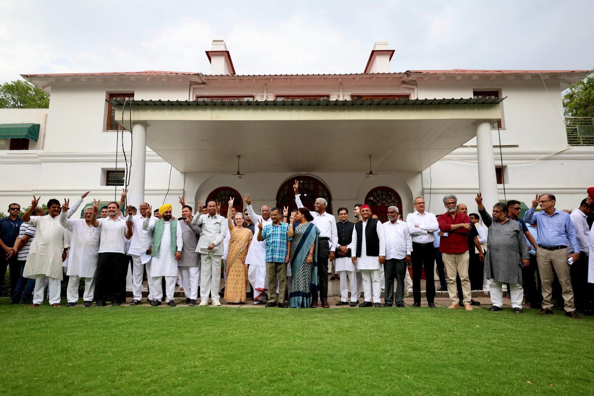 नई दिल्ली में इंडिया गठबंधन की बैठक में शामिल हुआ। जुड़ेगा भारत जीतेगा इंडिया #TejashwiYadav #india #Bihar
