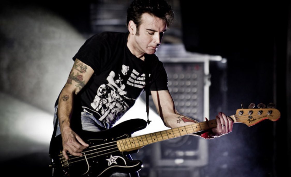 Born Today (June 1)

1960 - Simon Gallup
Simon Gallup, bassist with English rock band The Curewho had the 1989 US No.2 single 'Love Song', the 1992 UK No.6 single 'Friday I'm In Love', plus over 20 other UK Top 40 singles.