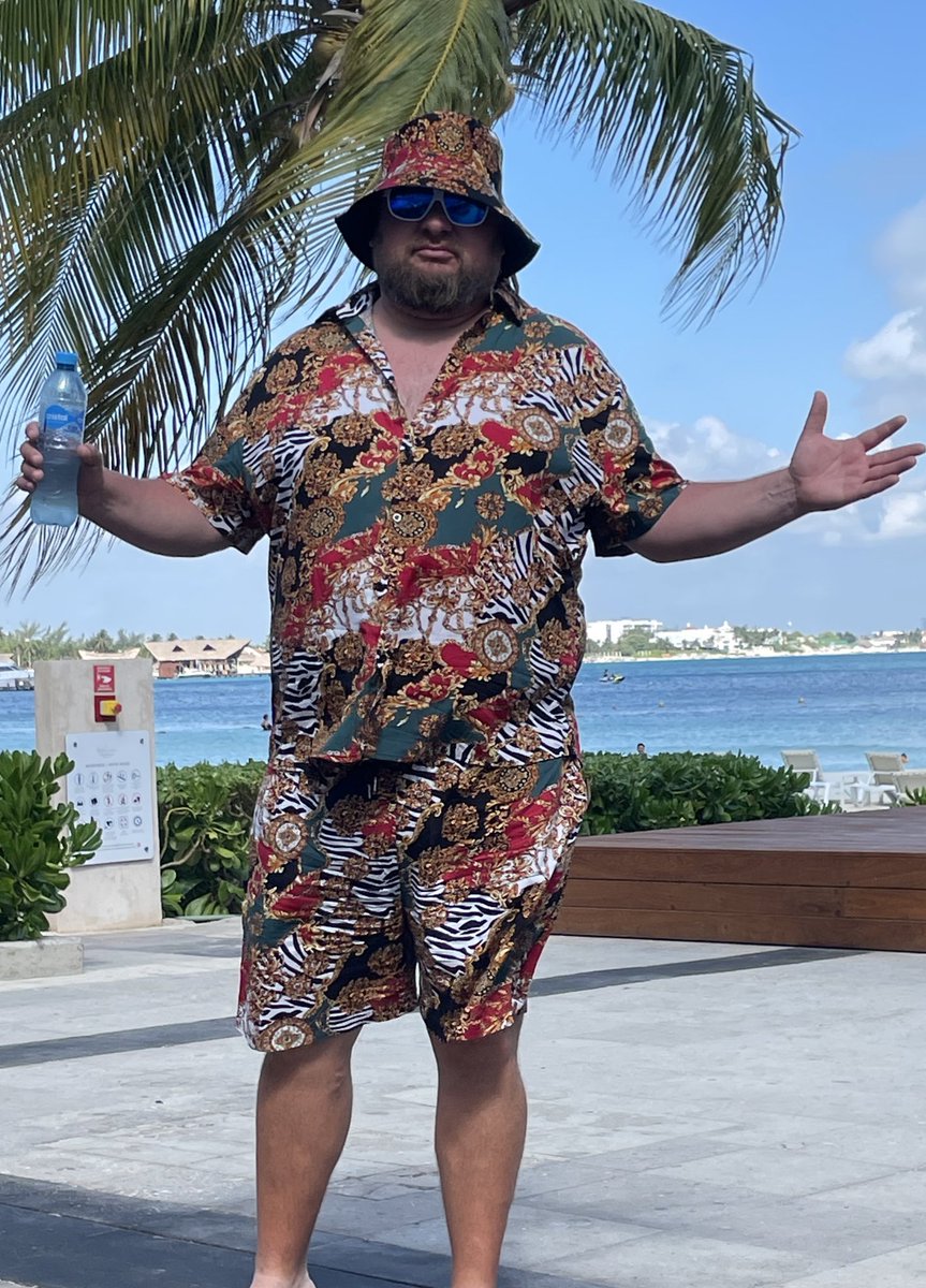 RaiderCoachB's tweet image. Day 4 Cancún Fit Check @WarriorsCoachK Might be the best one yet!! @NE8manFB