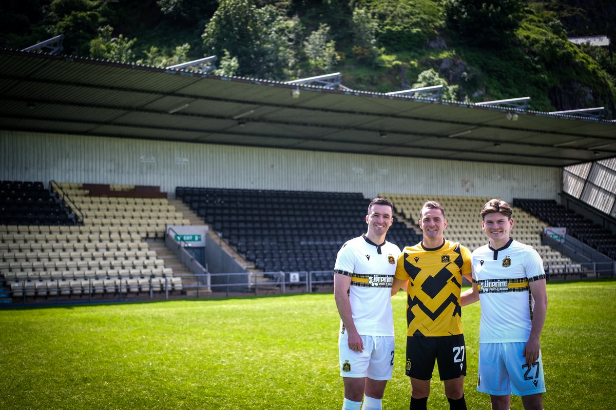 Dumbartonfc's tweet photo. Happy 🆕kit day to all those who celebrate. https://t.co/0Gkzt1qCkr