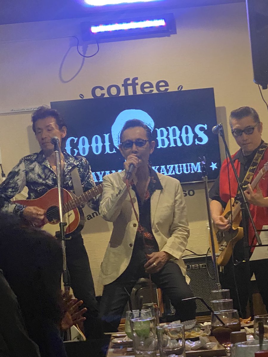 1MgyurYJslfZikj's tweet image. 今日はCOOL`sの村山さんのライブに行って来ました〜

かっこ良かった

#cools
#村山一海さん