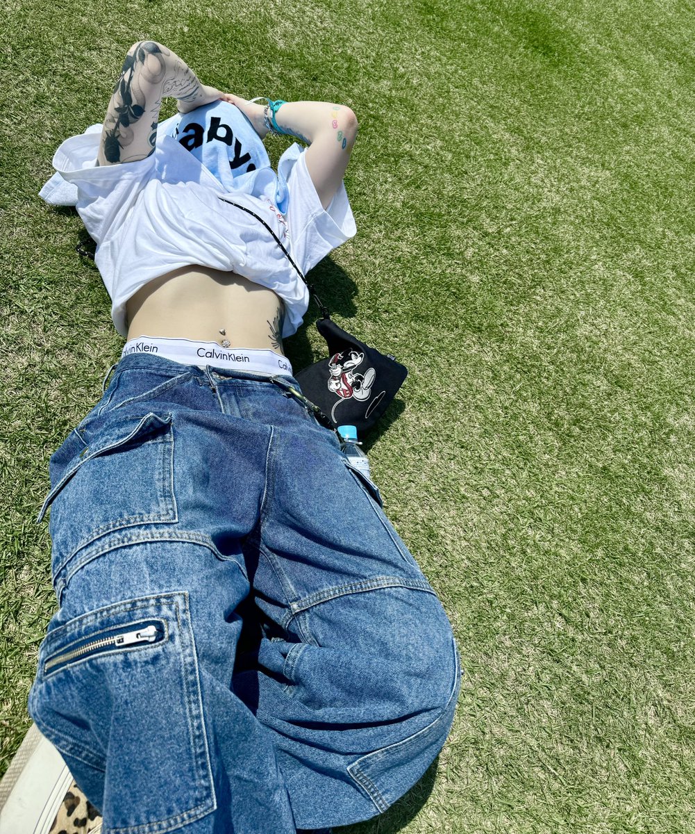 ふぉーりみ真ん中辺りでスタートしたはずが気づけばほぼ最前にいて開始1時間で全てがぐっちゃぐちゃになりましたが、ミリオン初日楽しかったですまた明日🎧