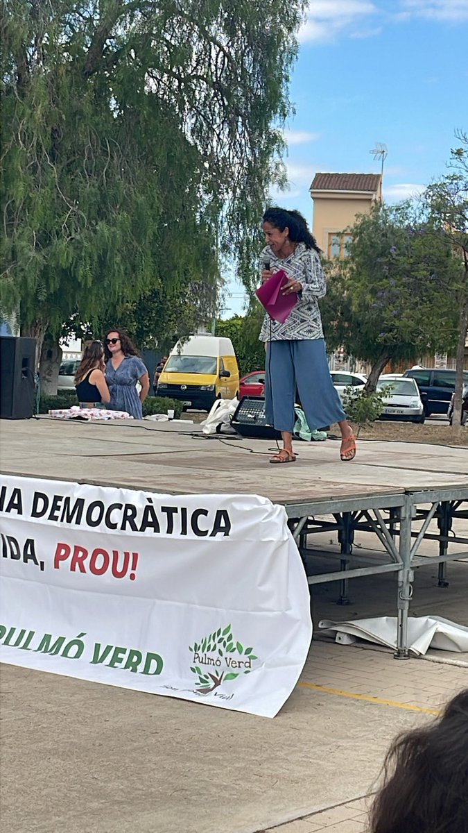 GOBMallorca's tweet photo. Aurora Jhardi, membre de la Junta Directiva, pren la paraula per presentar el lliurament dels #PremisAlzina i #PremisCiment 2023. Ha arribat el moment de descobrir als guanyadors! https://t.co/1El8CKEBxd