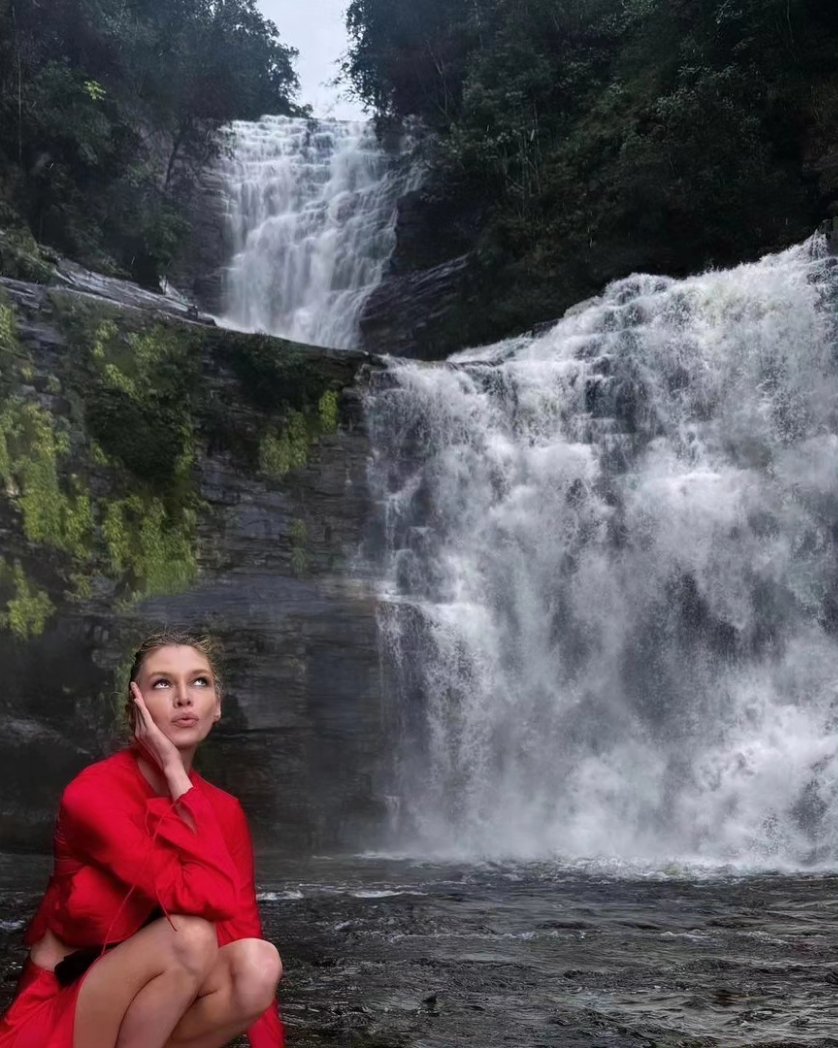 neclafashionn's tweet image. La modelo norirlandesa Stella Maynes Maxwell y Ángel de Victoria's Secret vino de paseo a Canaima, Venezuela.

#stellamaxwell #canaima #topmodels #supermodelo