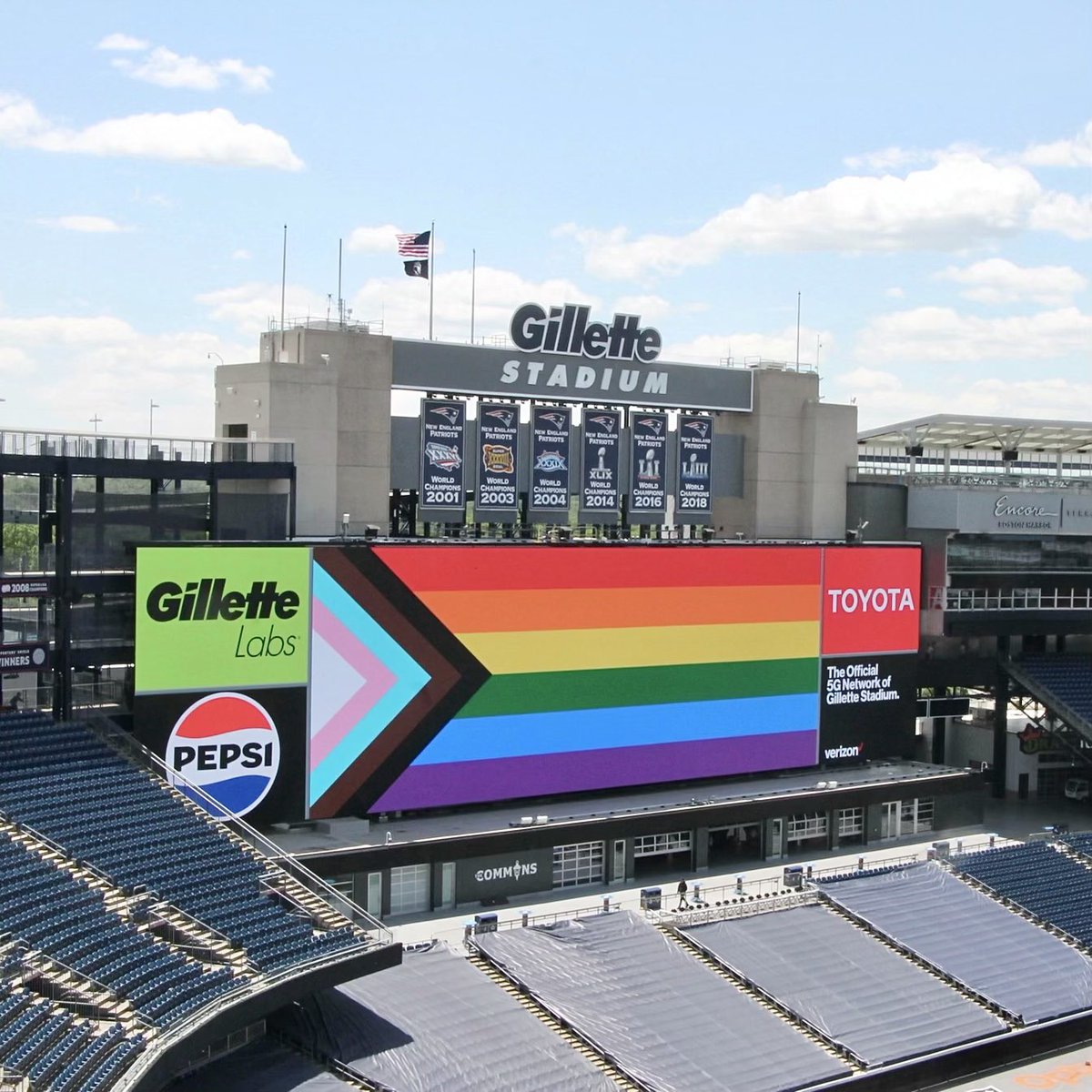 Gillette Stadium tweet media