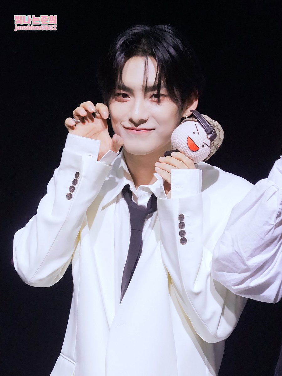 빛나는준희 tweet media