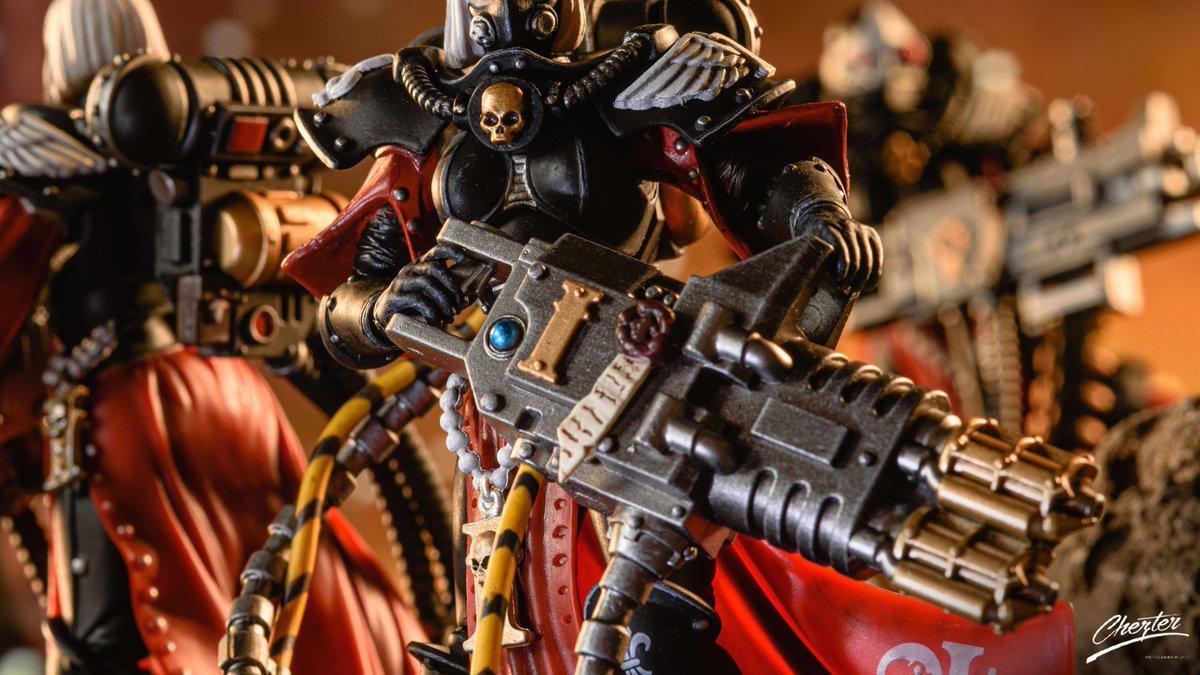Joytoy_official's tweet photo. #Warhammer_40000 #warhammer40k #sistersofbattle #darkangles An unusual team up https://t.co/eYtX9rIfpD