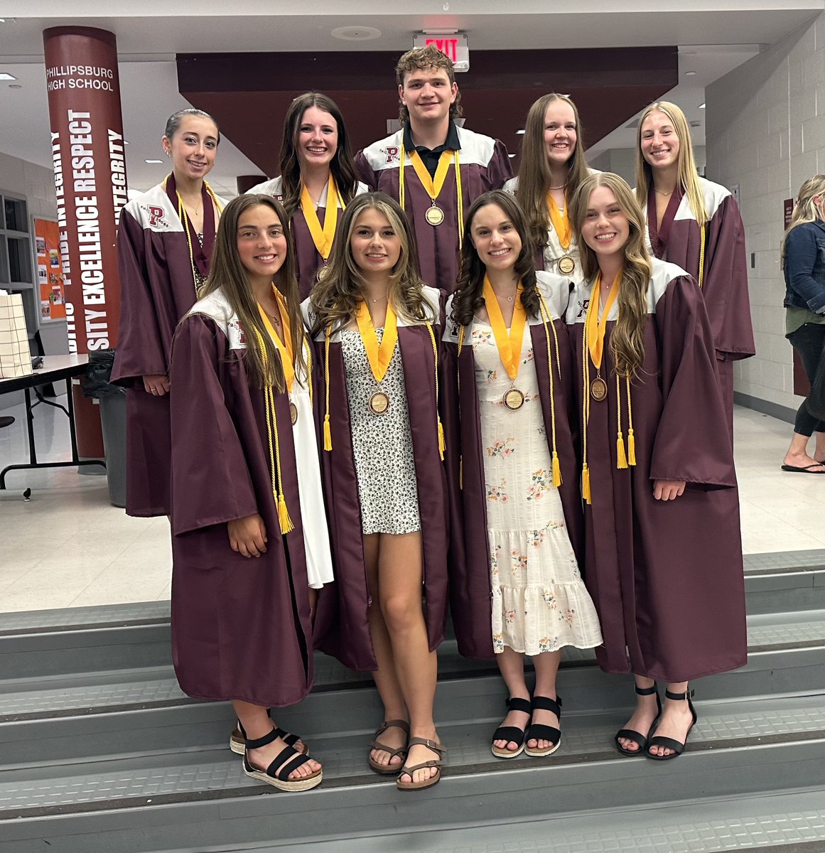 This group of the Senior Class Officers have worked so hard in the classroom and for the senior class!  They have spent countless hours planning the Senior Banquet and Class Day these past few weeks and they are awesome! Thank you!! <a href="/rovi_mr/">Mr. Rovi</a> @pburgVP ⭐️🐾👏