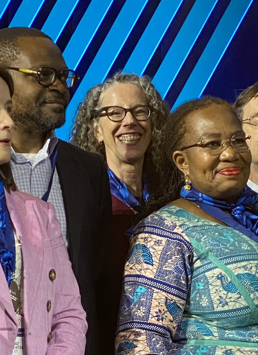 Congrats 👏 👏 to @AmericanCancer @DrRobinYabroff formally recognized today with a Fellows of @ASCO award (#FASCO) at today's #ASCO24 opening session!❤️ @ACS_Research