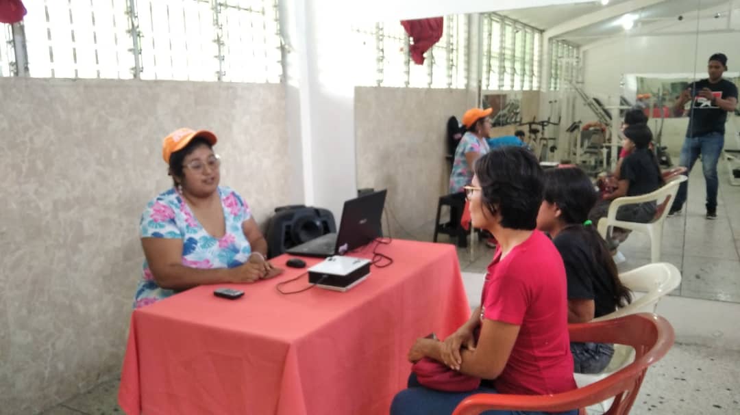 MBI_Rebeldes's tweet photo. Desde el Glorioso Municipio Mario Briceño Iragorry nuestra Juventud Rebelde trabaja en conjunto con el poder Popular ofreciendo  un plan de inducción para los jóvenes emprendedores.
En el año del Emprendimiento y Fortalecimiento Económico, Tupamaro es Ejemplo de Lucha.
🔴⚫👊 https://t.co/waMWSJZ4v7