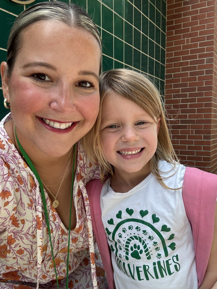 MissGries3's tweet photo. Year 4 ✅

Last year teaching half day K. Ready for full day K to get started in the fall. 🥳

Happy Summer! ☀️💕 https://t.co/vvjKThuQps