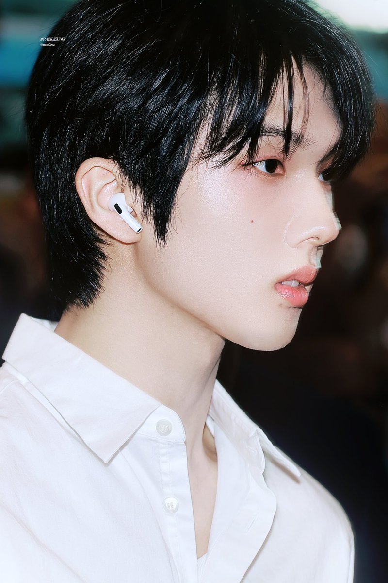 mox2zzz's tweet image. 240601 ICN 출국

𝘈𝘳𝘦 𝘵𝘩𝘦 𝘸𝘰𝘳𝘥𝘴 𝘵𝘩𝘢𝘵 𝘸𝘦 𝘴𝘪𝘯𝘨 𝘪𝘯 𝘰𝘶𝘳 𝘥𝘳𝘦𝘢𝘮𝘴 
𝘓𝘦𝘵 𝘵𝘩𝘦𝘳𝘦 𝘣𝘦 𝘭𝘰𝘷𝘦 •°♪♪

#지성 #JISUNG #チソン 
#NCTDREAM #엔시티드림