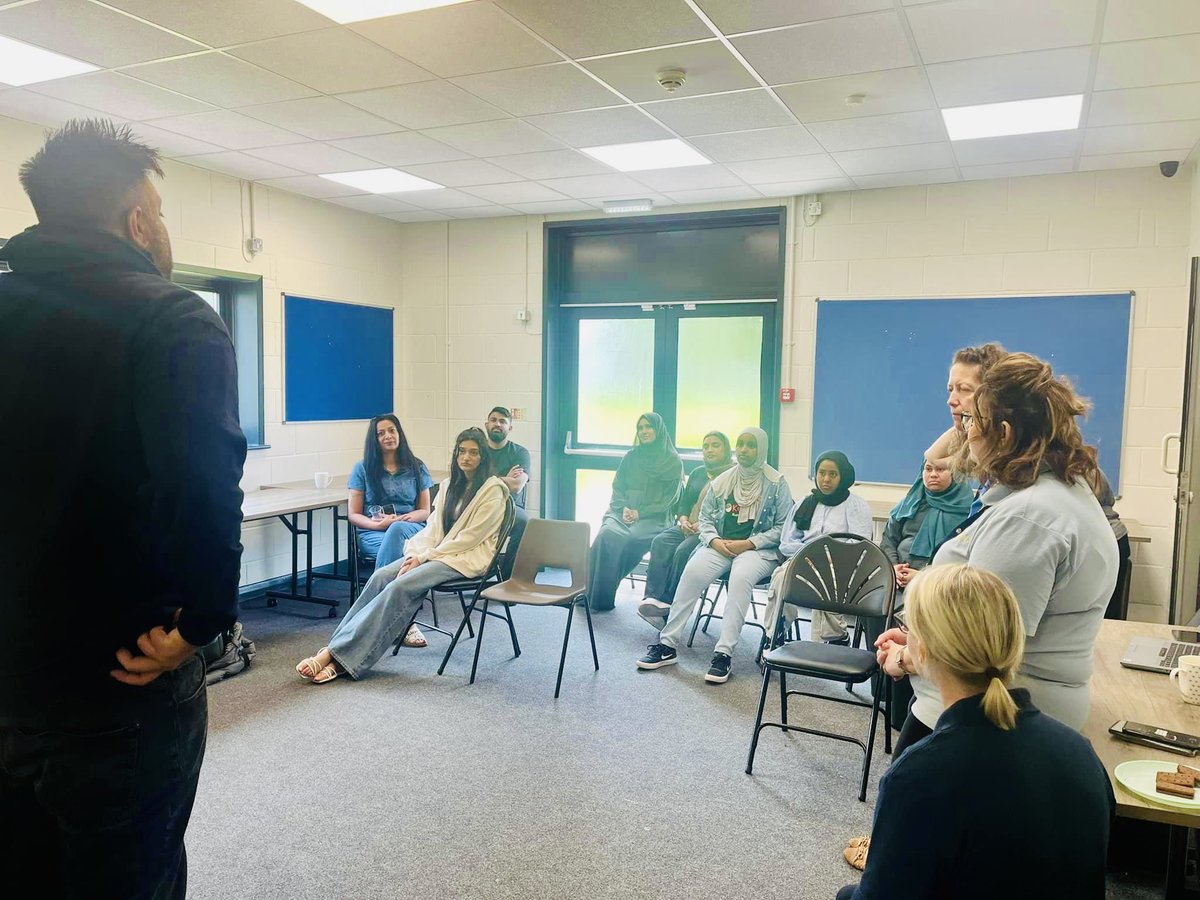 Thanks to @kidcare4u for allowing us educate parents regarding the MMR vaccine. Cases of measles are rising and a simple effective vaccine is available. A pop up clinic will be set up in a few weeks! Ask your GP for the halal version if your child is due their MMR vaccine