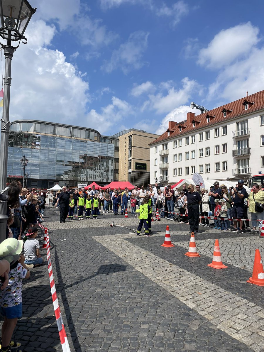 Blaulichttag in der @Ottostadt #Magdeburg. Ein wichtiges Haupt- und Ehrenamt. Und viel Engagement für die Kinder- und Jugendfeuerwehren!