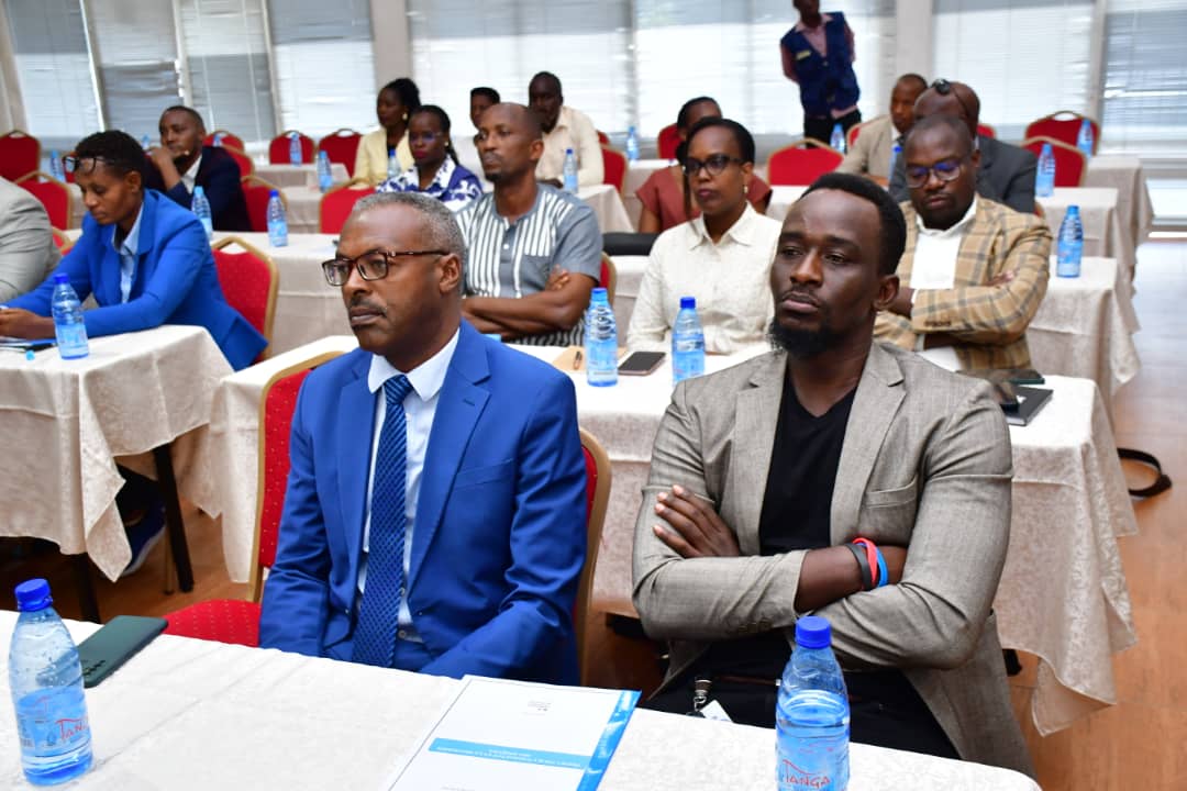 SportAjsb's tweet photo. 2. Le projet a été entièrement financé par @franceauburundi à hauteur de 1 million d'€
@cno_burundi https://t.co/HWd7u1ICEh