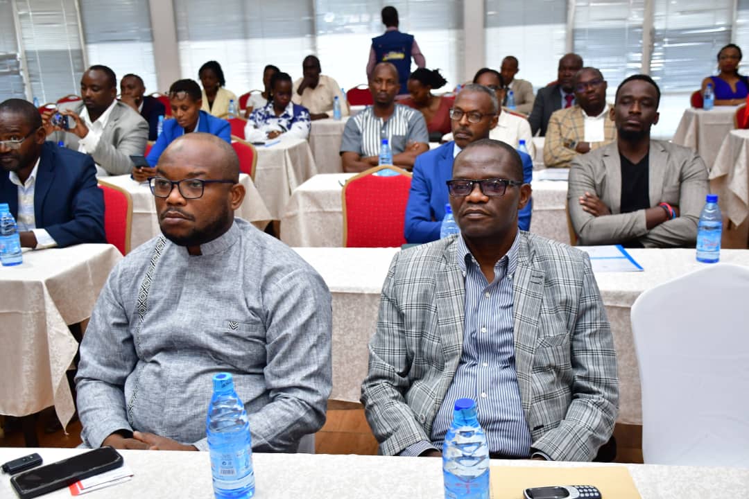 SportAjsb's tweet photo. 2. Le projet a été entièrement financé par @franceauburundi à hauteur de 1 million d'€
@cno_burundi https://t.co/HWd7u1ICEh
