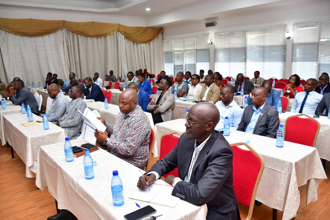 SportAjsb's tweet photo. 2. Le projet a été entièrement financé par @franceauburundi à hauteur de 1 million d'€
@cno_burundi https://t.co/HWd7u1ICEh