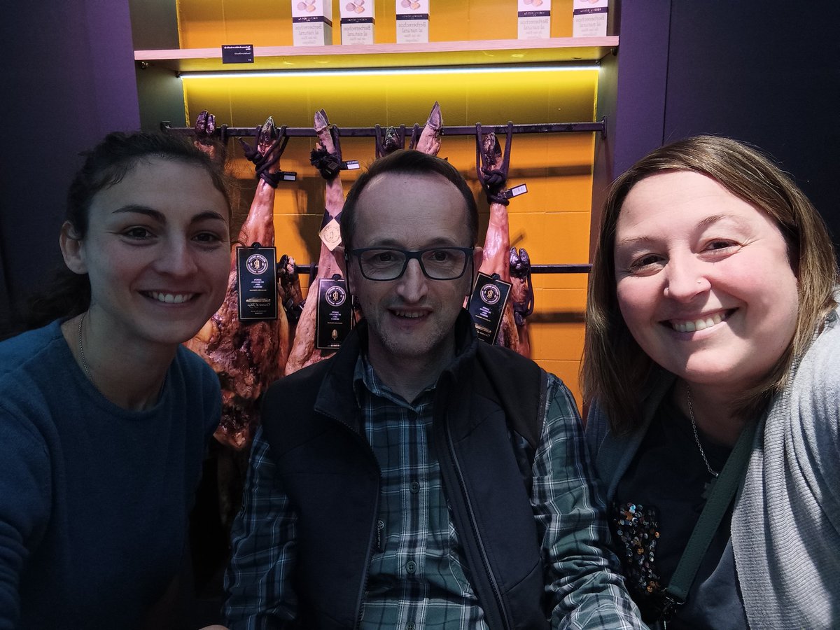 IbonCancio's tweet photo. Part of the @pie_upvehu bunch of scientists in the airport towards the #primo22 congress in Nantes. Jamón, jamón!!! https://t.co/vmuLWSSVuR