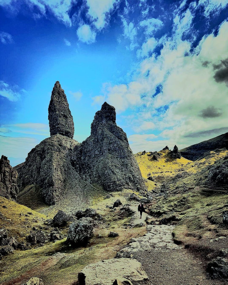 The old man of Storr  , Isle of Skye . co magical Scotland 🦄🏴󠁧󠁢󠁳󠁣󠁴󠁿