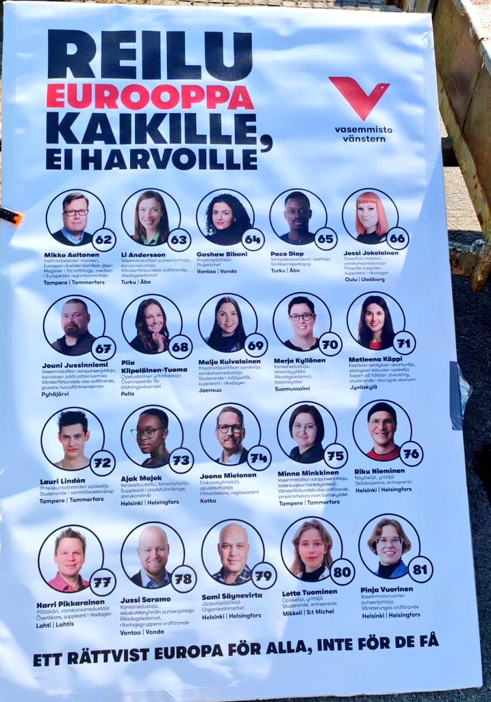 MariLind21's tweet photo. Aurinko lämmitti runsaslukuista vaalitorilla käynyttä väkeä 🌞😎.
Lämpimästi kiitoksia kaikille 🫶, varsinkin @Mikko_Aaltonen, kiitos käynnistä. 
#orivesi #vasemmisto #EUvaalit https://t.co/FeY4qmtpvM