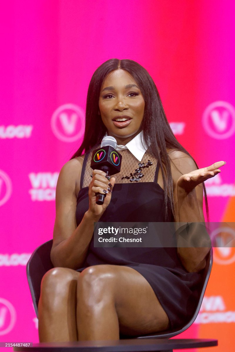 Serena and Venus Williams at the #VivaTech yesterday in Paris, the biggest tech show in Europe.