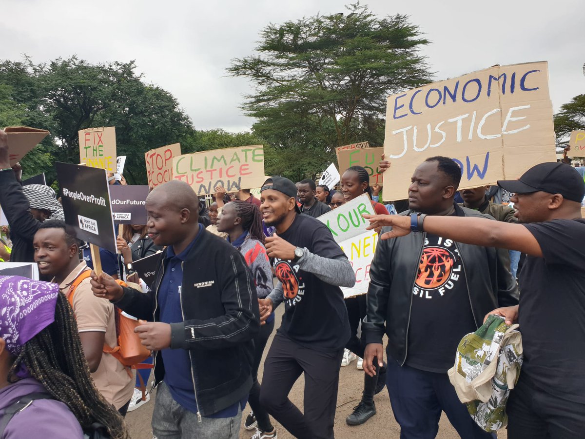 Power Shift Africa, SYND and other CSOs join in a march today ahead of the AfDB Annual forum in Nairobi to amplify the need for a shift from Fossil fuels to renewable. It is time to create the change we want to see, for the better Africa Tomorrow. #CleanEnergy #AFDB2024