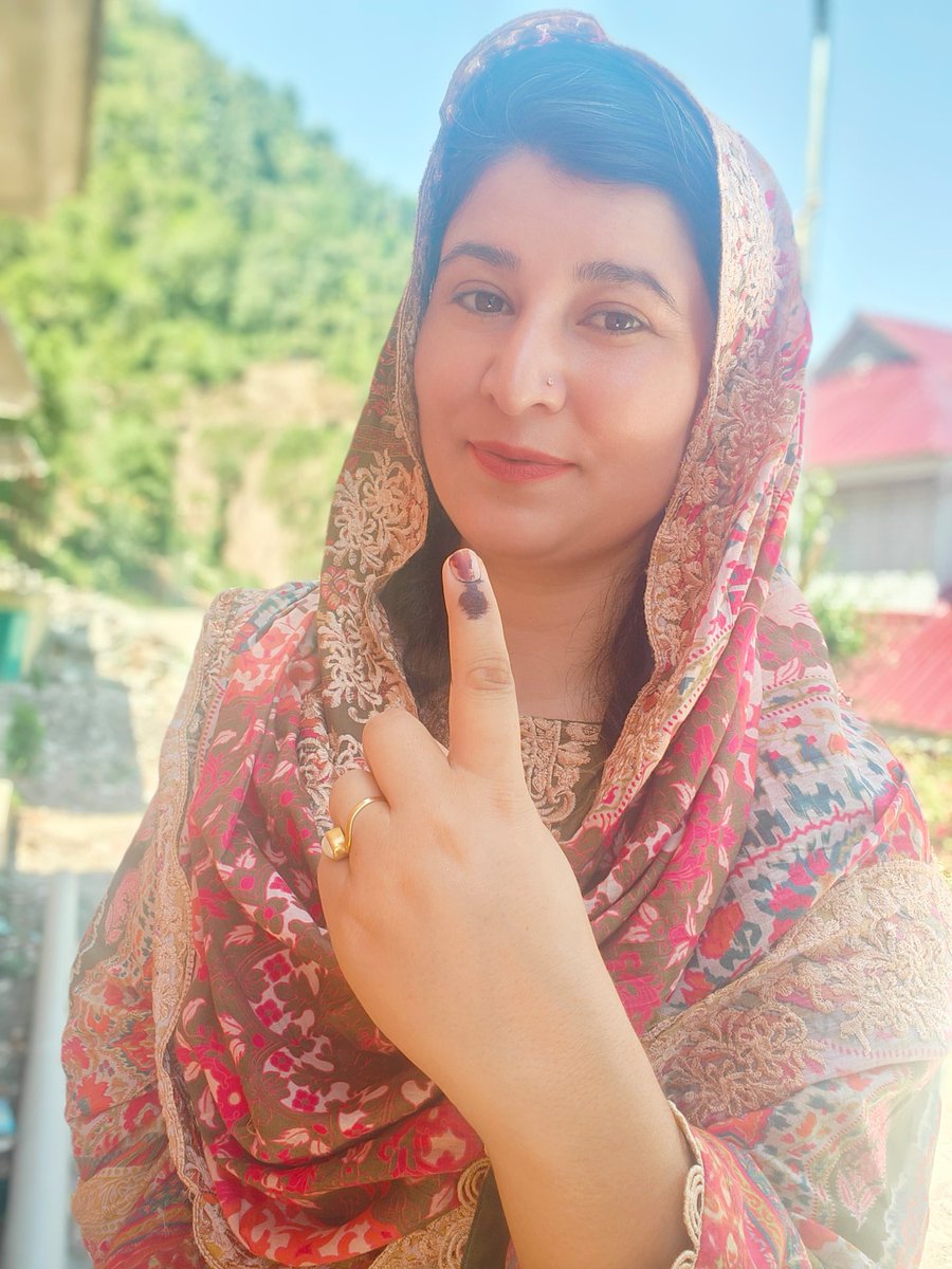 Tahirakhanjk's tweet photo. Power is in your finger don't miss voting #DiCpoonch #Vote4NDIA #Parlimentelection2024 https://t.co/xsUc81Je6V