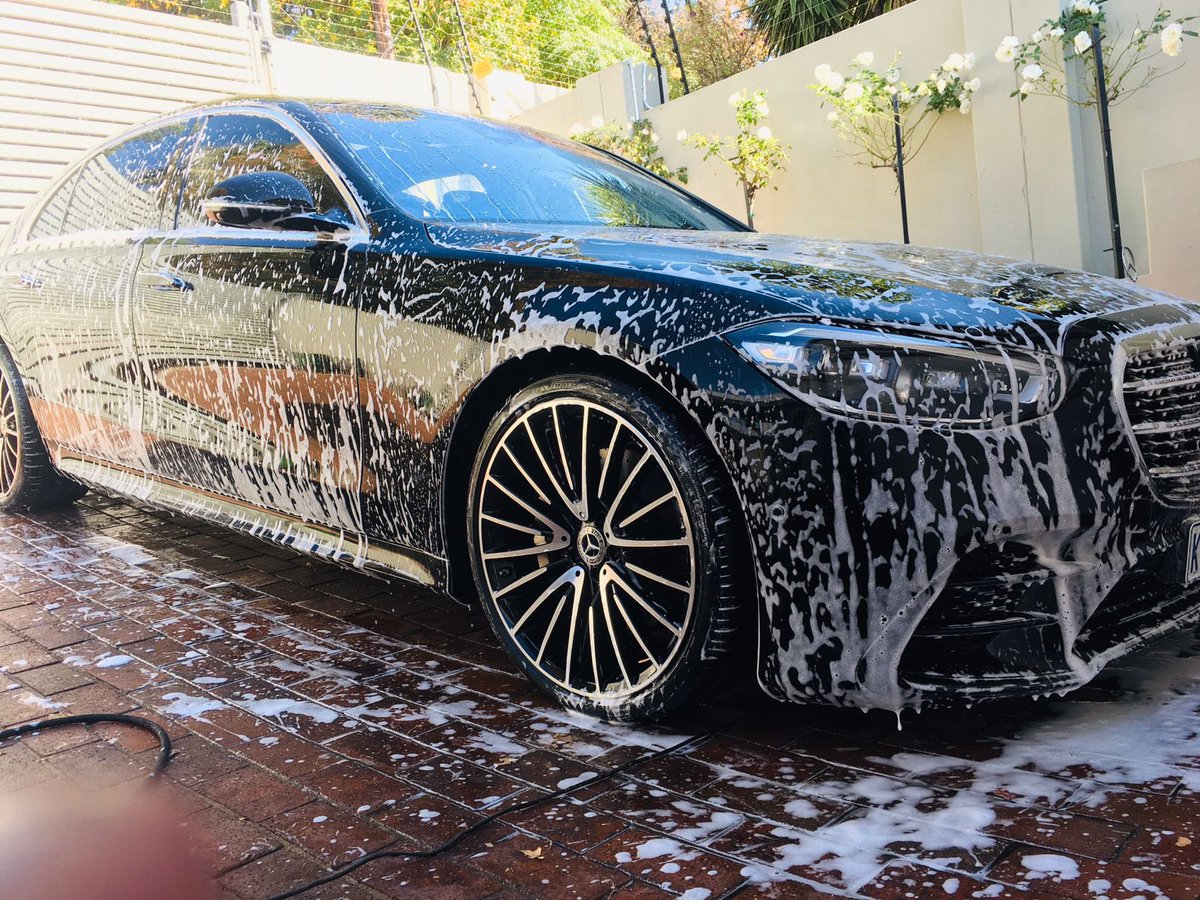 MowashZA's tweet photo. Itβs not clean until itβs Mowashed π₯π₯π₯π±#TheBestOrNothing #Mowash #CarWash #CarPolish #SClass #Premium https://t.co/dOWIuO04wu