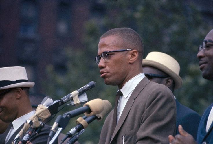 Un jour Malcom X a dit : 'Ils paieront l'un d'entre nous pour tuer l'un d'entre nous, juste pour pouvoir dire que c'était l'un d'entre nous.'