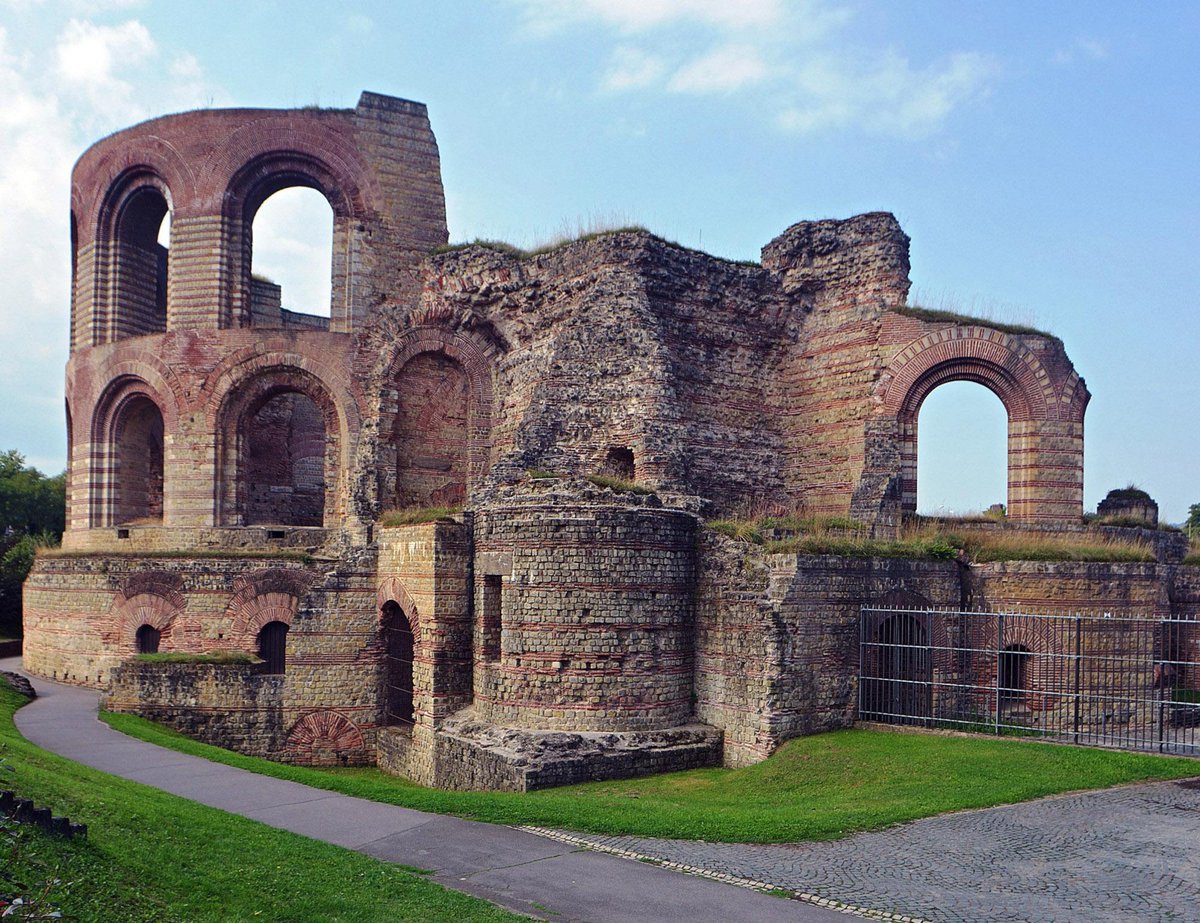 #RomanSiteSaturday
Trier was already a flourishing trading #Roman town when it was elevated to an Imperial residence in Late Antiquity. The construction of the Kaiserthermen, the Imperial baths, thus began in the 3rd century.
#Archaeology #History #architecture
📸 Thomas Zühmer