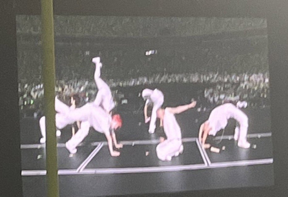 802hyuck's tweet photo. they matched each other’s freak https://t.co/8c9GrBjxoV