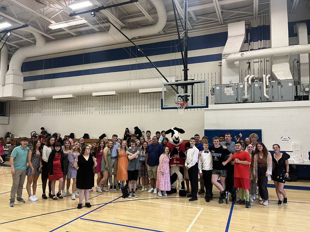 GiorgiJomarie's tweet photo. Thank you to everyone that made our @TrinityAreaSD High School silent disco a huge success! 
@ChickfilA @HersheyCompany @silentsoundsys @MultiplyingGood https://t.co/QPeKF8lKJ6