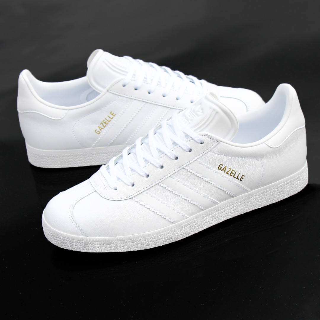 A style that is classic in colour to match up with a range of track tops or polo shirts for everyday style! The Adidas Gazelle, all white available here: 80scasualclassics.co.uk/trainers-c12/a… #adidas #adidasoriginals #trainers #classic #retro #80s
