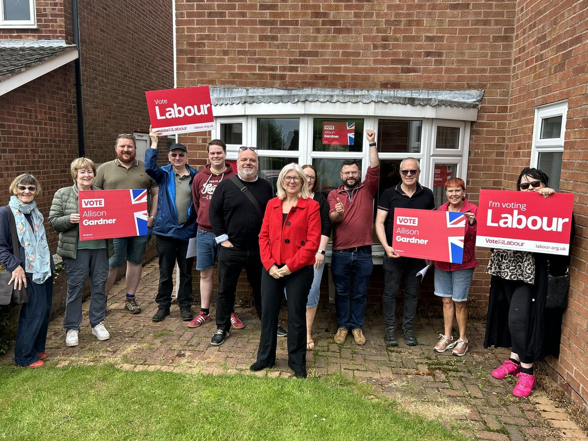 DPriceLabour's tweet photo. A very positive response on the doorstep in Tean with @AllisonCGardner 

It really is time for change! https://t.co/yFo1q3mtwv