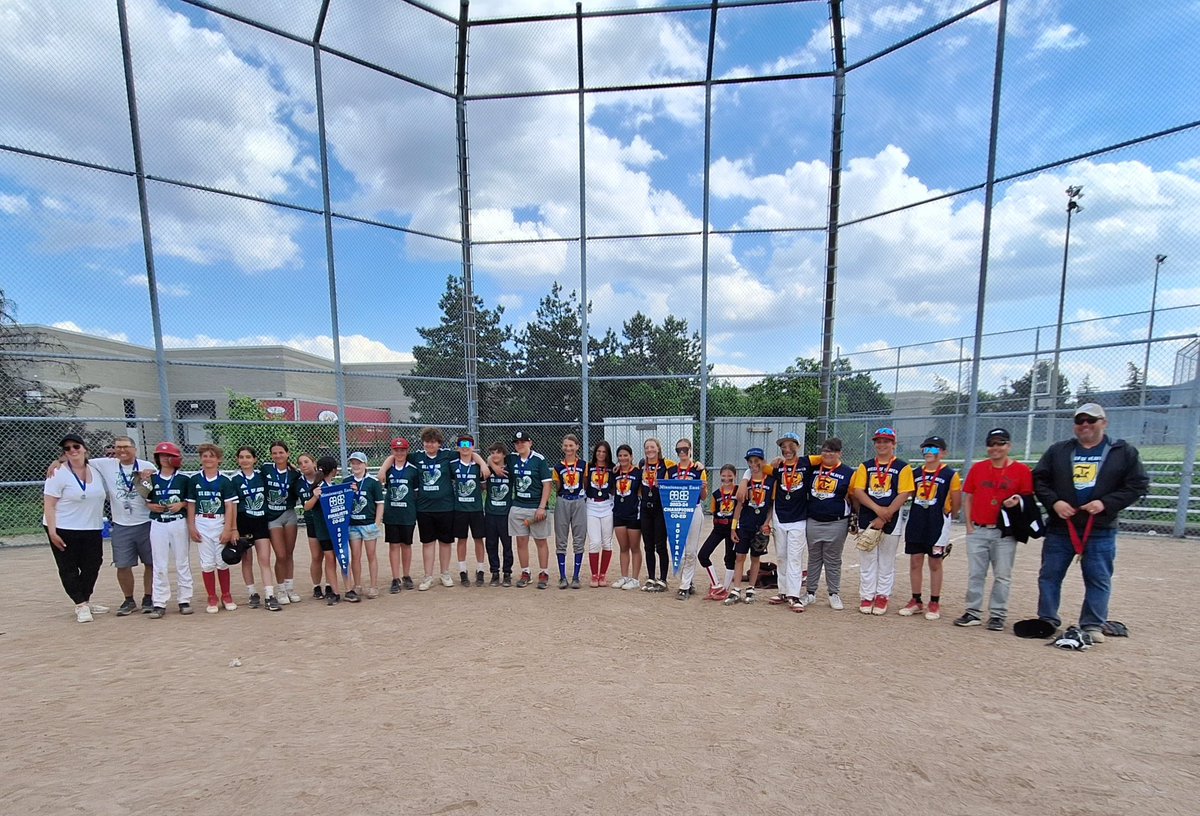 It was an amazing day for softball at the Mississauga East Co-Ed Softball Tournament. Congratulations to the tournament champions @QofH_DPCDSB and finalists @edmund_st for a competitive championship game!