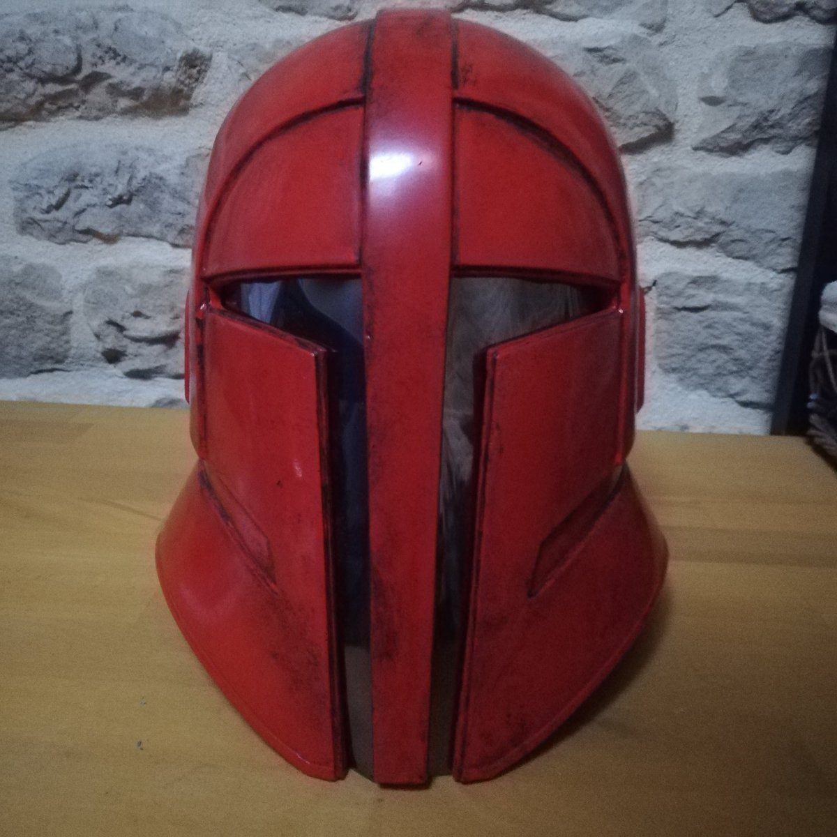 Loup2Sparte's tweet photo. Nouveau projet, casque praetorian guard The Mandalorian. Hésite pas à venir me suivre sur instagram via @loup2spart https://t.co/WOSHxVgG3m