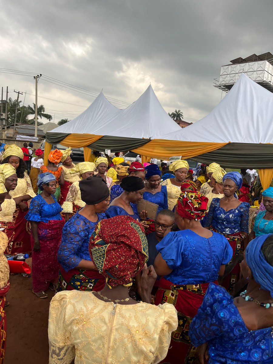 “My sweet mothers, I have joined APC o, and I joined the party because of you o. My mothers we need to align with FG. Please my sweet mothers, pray for me, pray for God to help me so that I can help you more”