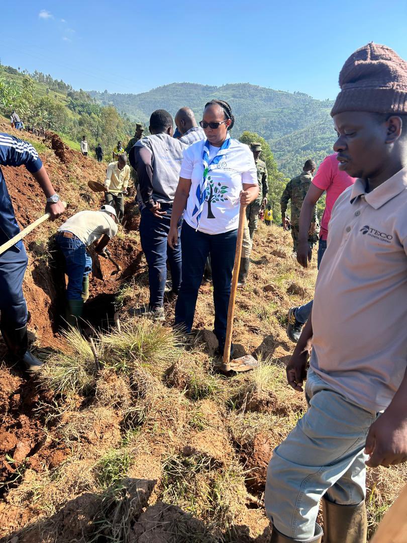 guidesrwanda's tweet photo. #Umuganda https://t.co/NPvyfsUgnP