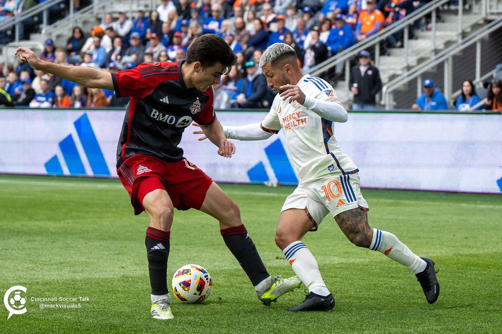 Matchday! 

FC Cincinnati heads north of the border to take on Toronto FC. The first head-to-head match back on 2/25 ended with a 1-1 tie. But alot has changed since that MLS season opener. Get ready for the match with these threaded CST links  below.

#AllForCincy #FCCincy
🧵⬇️