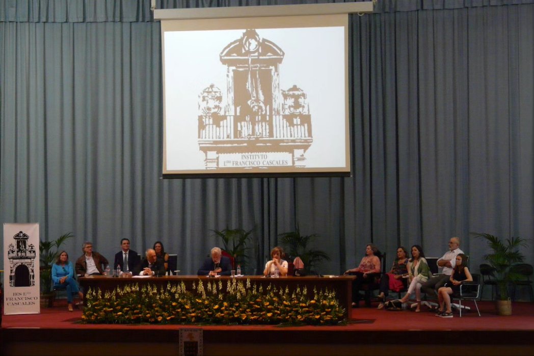 Lo prometido es deuda: aquí van algunas fotos de la graduación 2024. Más en iescascales.wordpress.com/2024/05/25/gra…