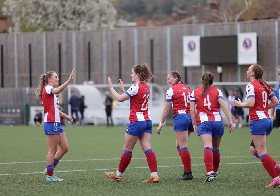 OPEN TRAINING SESSIONS 🔴⚪ We are excited to confirm our first open sessions for new players looking to join our journey next season ⤵️ 🗓️ Thurs June 27th & Tues July 2nd 🕣 8.30pm-10pm 🏟️ Meadowbank, Mill Lane, RH4 1DX Interested? Please email ladies@dorkingwanderers.com 📨