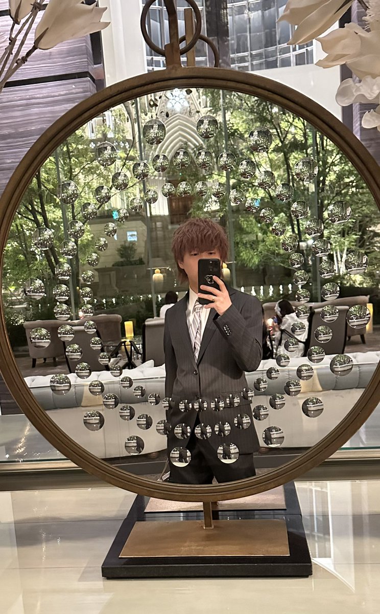 zxb_y6's tweet photo. 友達の結婚式行ってきた😎 https://t.co/m7tLJppV5k